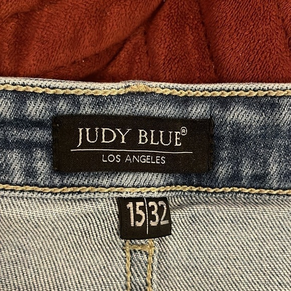 Judy Blue Women's Size 15/32 Straight Fit Distressed Medium Wash Raw Hem Jeans - Picture 11 of 14